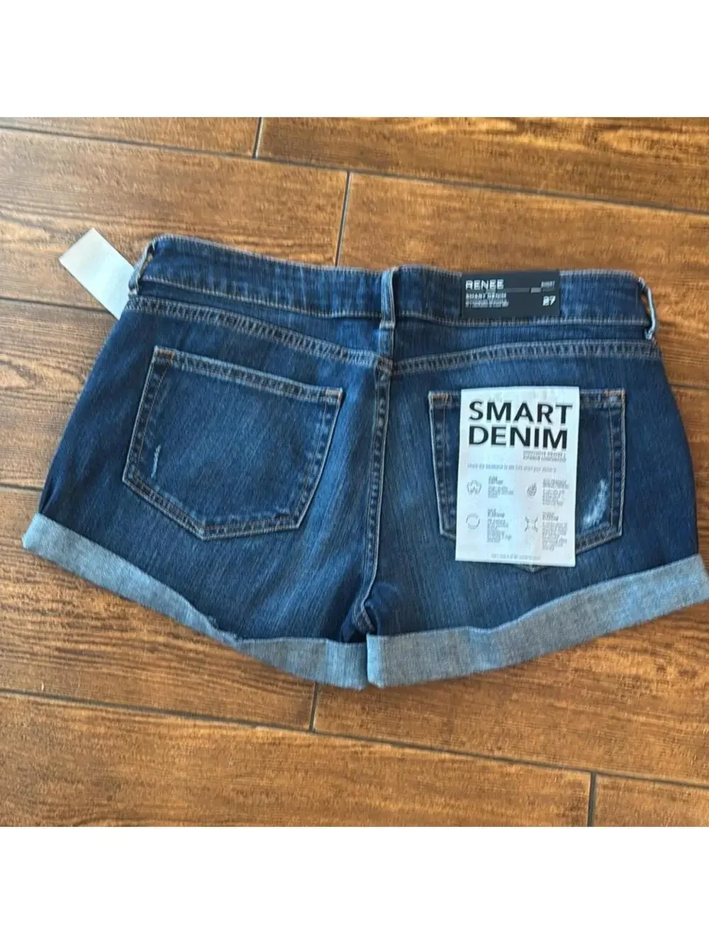 DL 1961 RENEE SHORTS $128 RETAIL